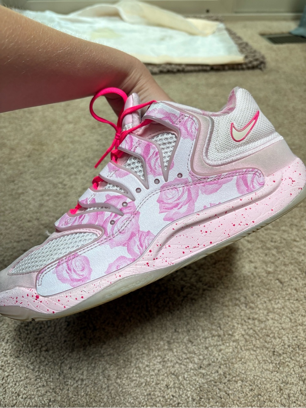 Nike KD 18 aunt pearl size 8 Women's Pink Floral Patterned Sneakers